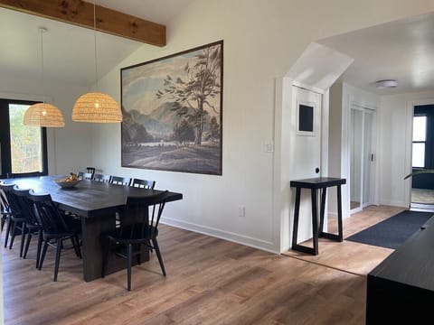 Dine with a view: the main dining room offers sweeping Magic Mountain vistas and seating for 12+