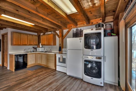 Fully Equipped Kitchen (1)