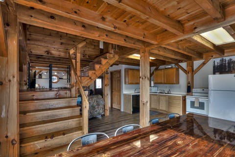 Fully Equipped Kitchen (2)