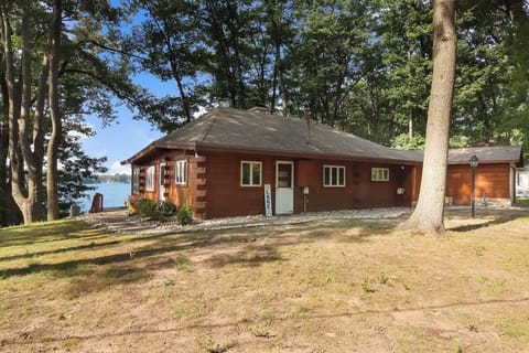 Front-
Road view of house
