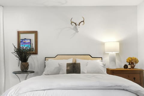 Guesthouse Queen Bed