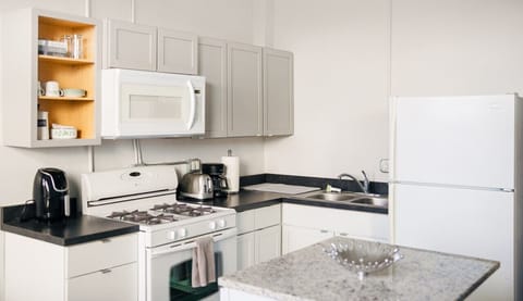 A bright and well-equipped kitchen with everything you need to feel at home during your stay.