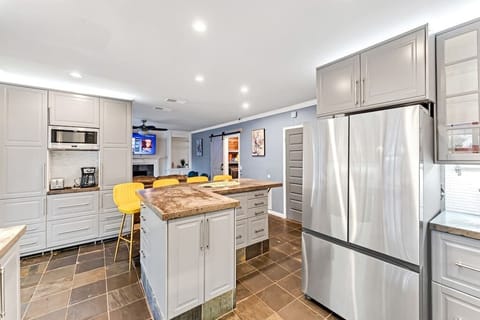 5406c7d4 9bf6 4489 b8f4 5291cb6b9533