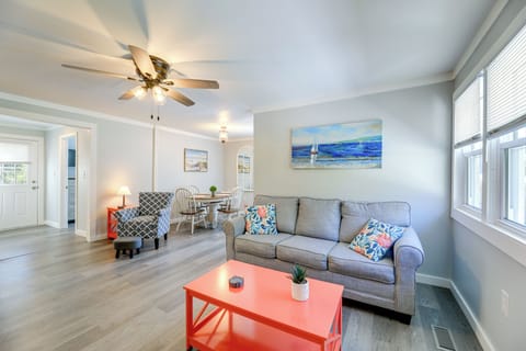 New Bern Vacation Rental | 2BR | 1.5BA | 900 Sq Ft | Stairs to Enter