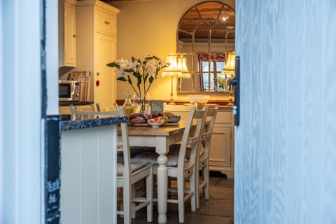 Smithy Cottage, Hawkshead Holiday Cottage - Kitchen Diner Entrance