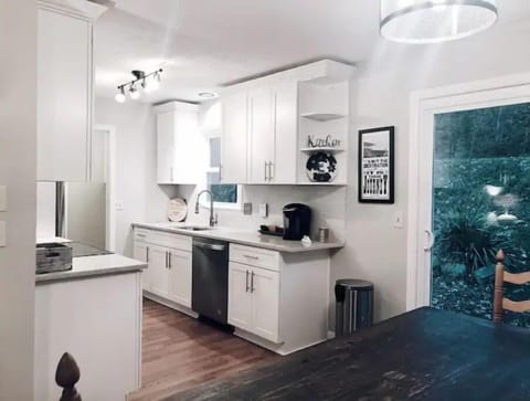 Fully renovated and equipped kitchen