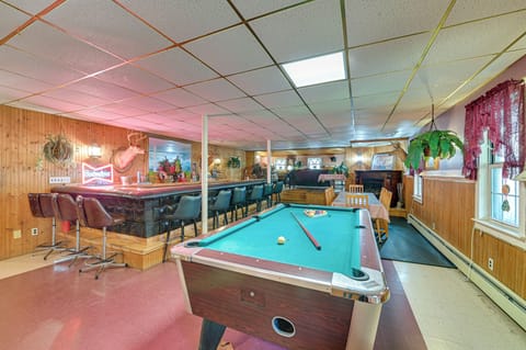 Lanesville Vacation Rental | 6BR | 2.5BA | 5,000 Sq Ft | Stairs Required