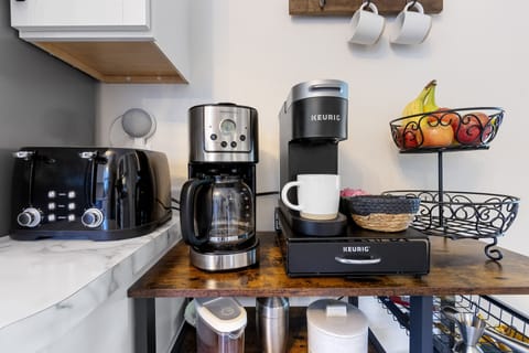 Coffee station (and tea!) and 4 slice toaster