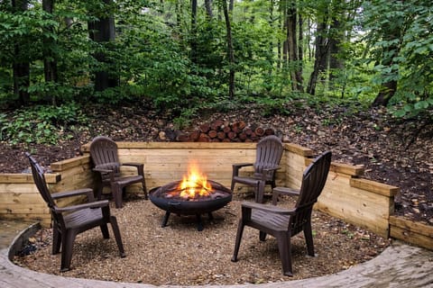 Smore`s time! (wood firepit)