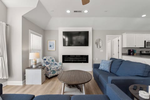 VOH07: Salty Suite | Top Level Living Area