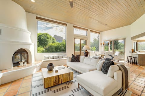 Sedona Vacation Rental | 2BR | 2BA | 2,269 Sq Ft | 1 Step to Enter