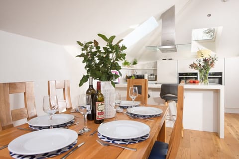 Dining table to suit all guests in the open planned living area - St Ia