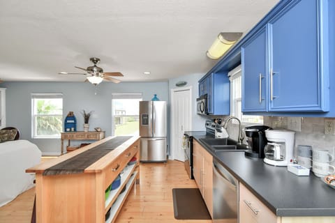 Spacious and bright kitchen!