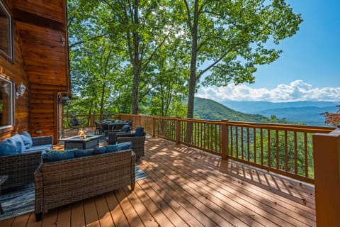 Upper Deck with Mountain Views
