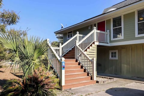 726 Seahorse Road entrance