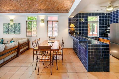 68bdf9a5-67f1-4e41-adb7-9354b21075a5