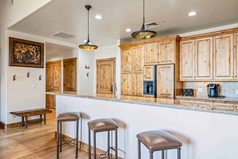 169825451149-2043-10