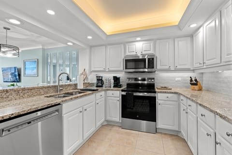 Fully Remodeled Kitchen