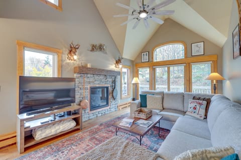 Jay Vacation Rental | 4BR | 3BA | Stairs Required | 2,500 Sq Ft