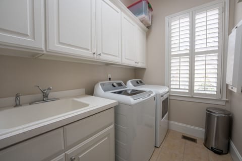 110 Carolina Bl. IOP_-107