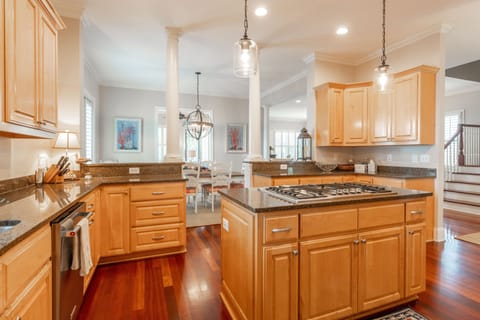 110 Carolina Bl. IOP_-114