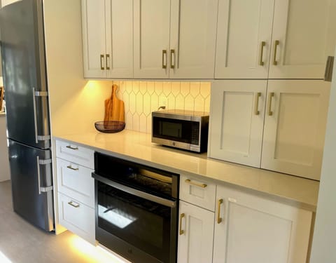 There is a nice oven and a small microwave as well.