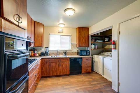 Kitchen | Toaster | Blender | Crockpot