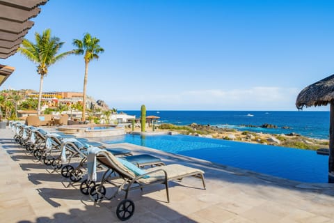 Outdoor-Living-Pool-Spa-Ocean Facing-View-Whales-November-April
