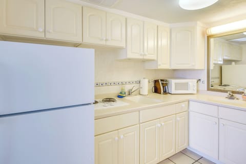 Kitchen | Keurig Coffee Maker | Microwave | Cooking Utensils