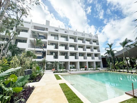 Two amazing pools, promising endless relaxation and refreshing dips. 