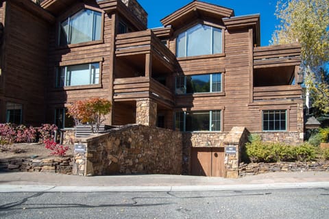 Baldy Vista at Warm Springs - Luxury Near the Ski Slopes