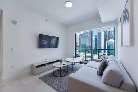 Enjoy your Favorite Sport or your Romantic Serie in this Comfortable Living Room