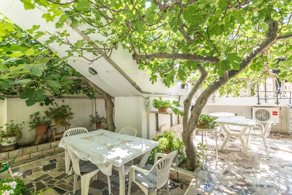 Apartments Tina Apartment in Zadar County