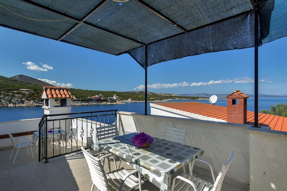 balcony-terrace