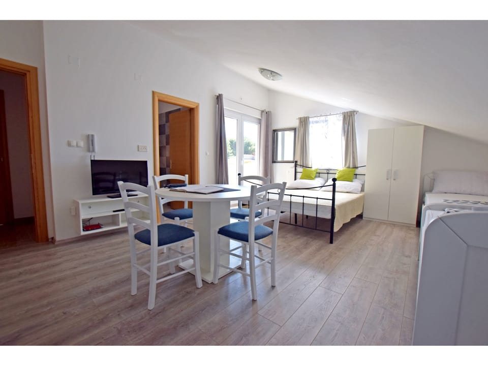 image/jpeg