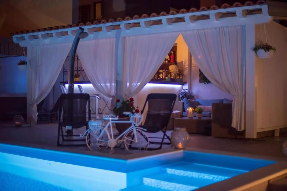 pool