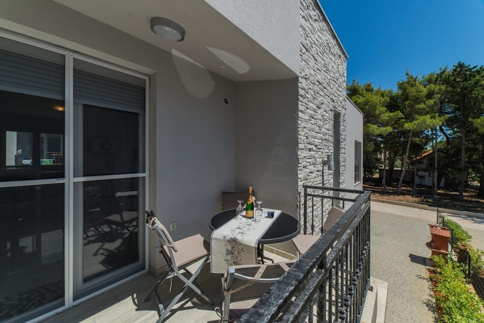 balcony-terrace