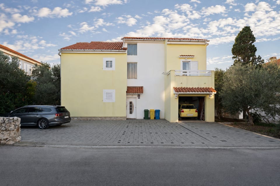 Apartments Sime Apartment in Novalja