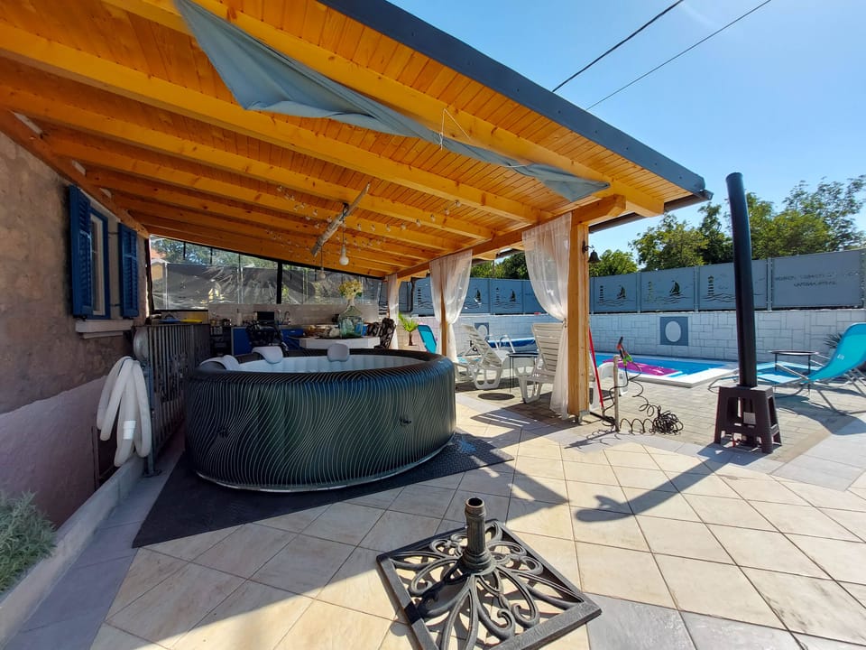hot-tub