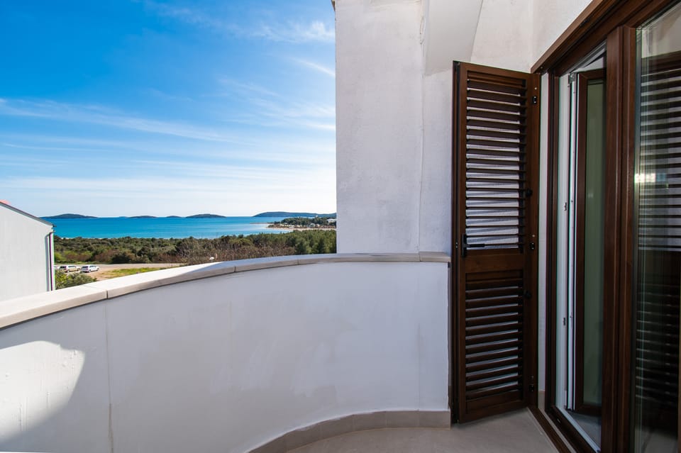 balcony-terrace