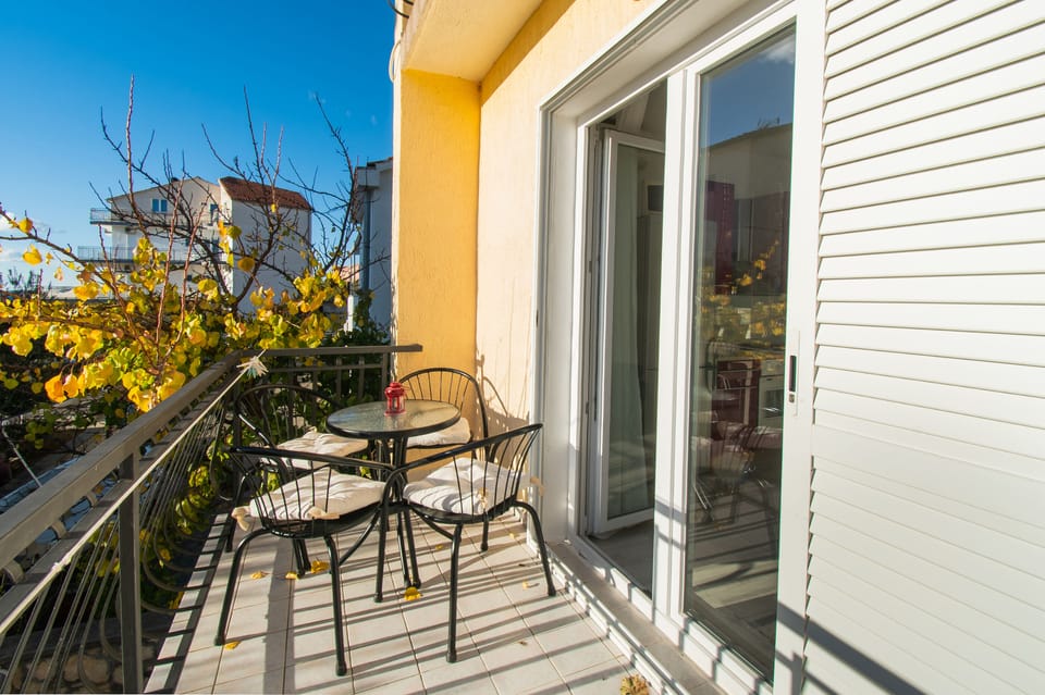 balcony-terrace