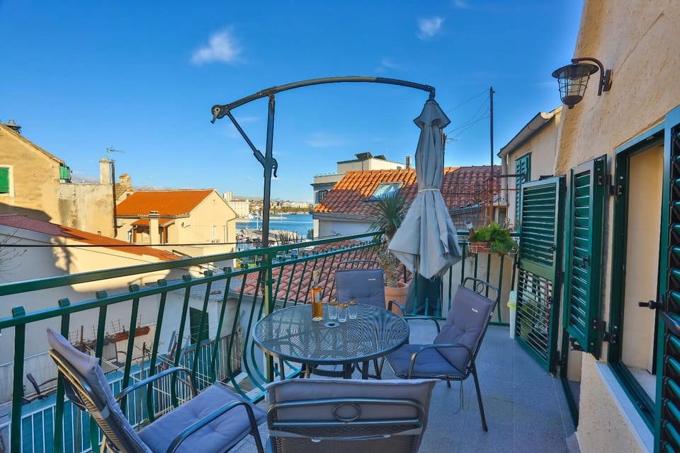 balcony-terrace