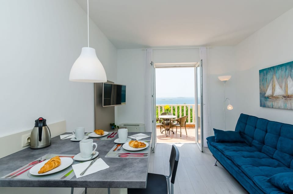 Apartments and Rooms Villa Bouganvillea Apartment in Plat