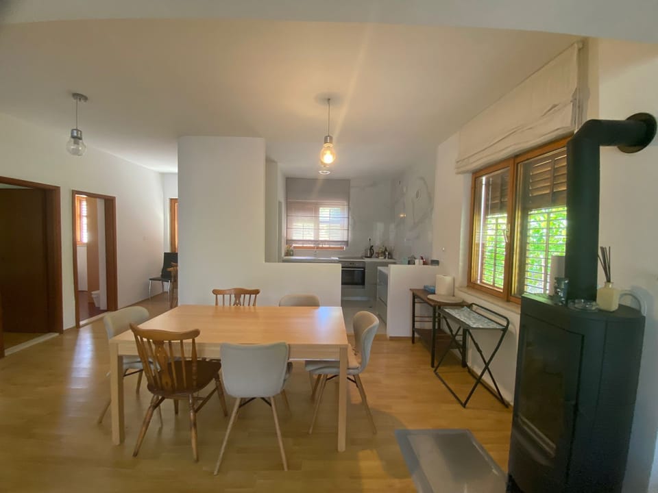image/jpeg