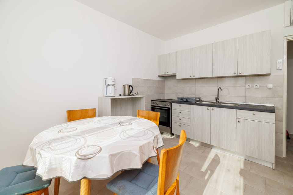 kitchen-diner