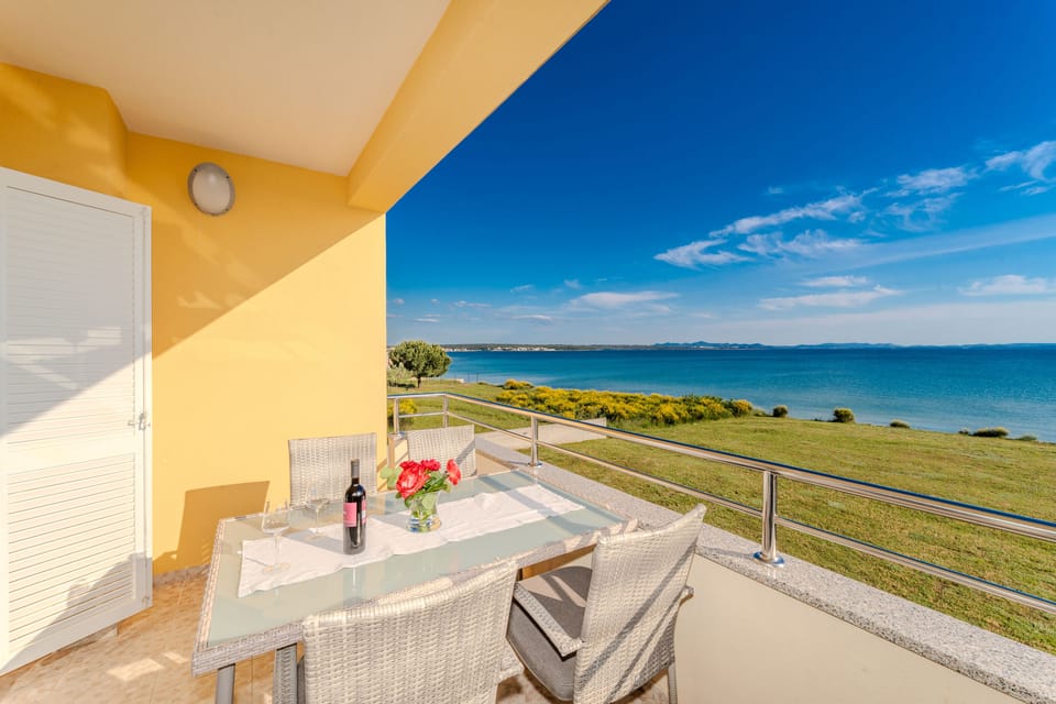 balcony-terrace