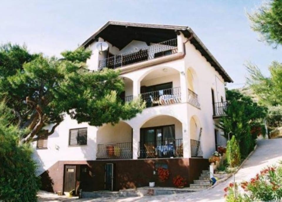 Apartments Sepcevic Apartment in Murter