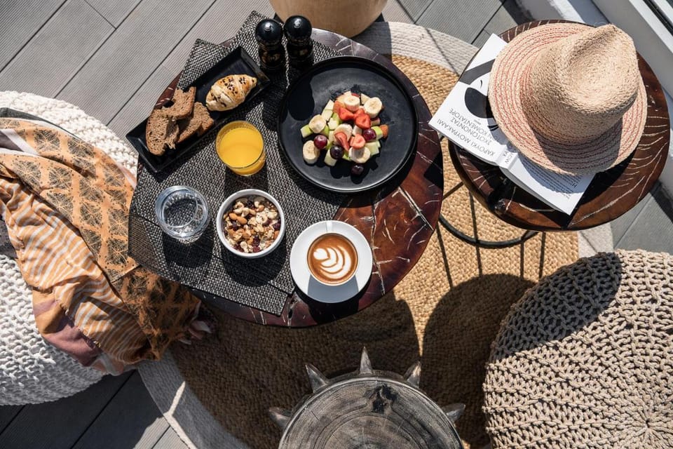 On The Rocks - Small Luxury Hotels of the World Hotel in Imerovigli