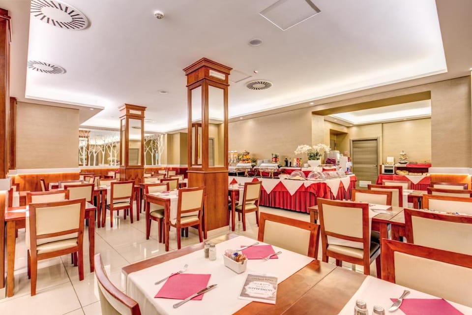 Augusta Lucilla Palace Hotel in Rome