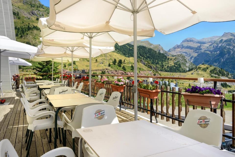 Hotel Edelweiss Candanchú Hotel in Aragon